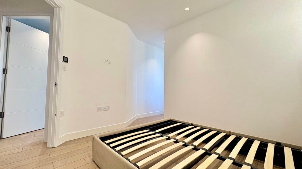Flat Great West Road in Greater London