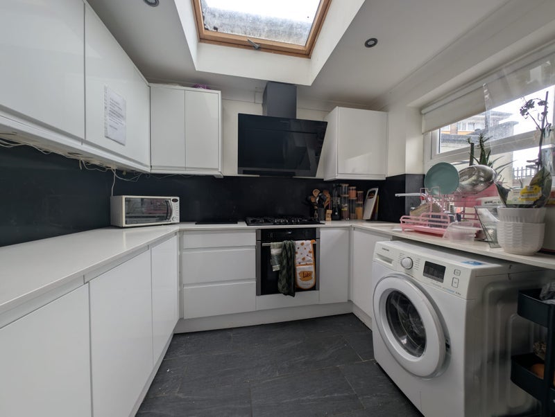 Room Geere Road in Greater London