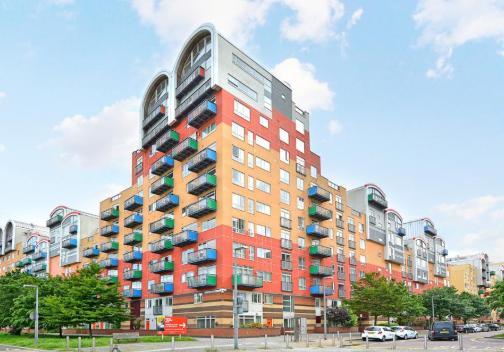 Flat John Harrison Way in Greater London