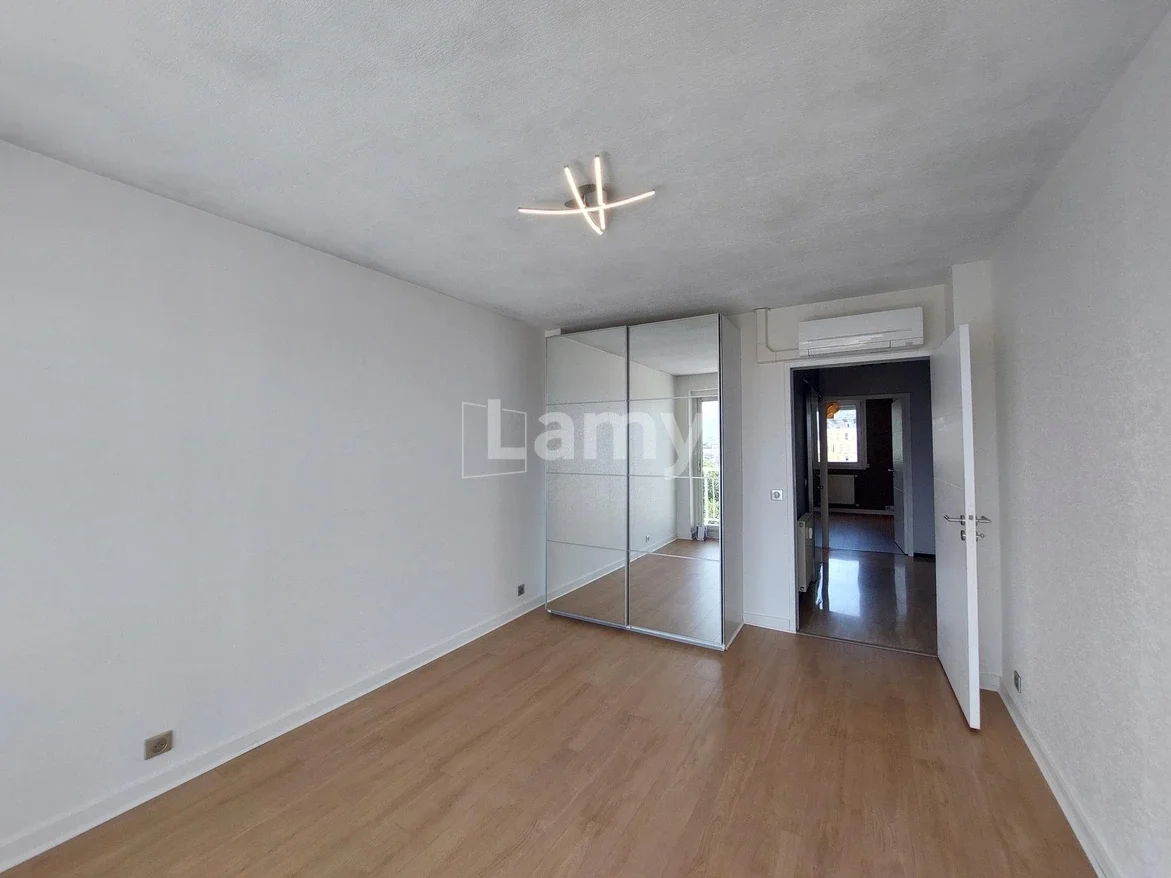 Flat Rue Ampère in Grenoble