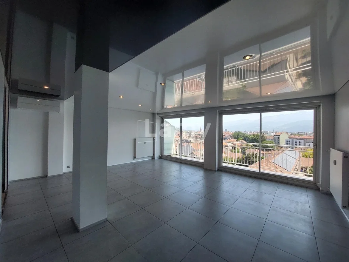 Flat Rue Ampère in Grenoble