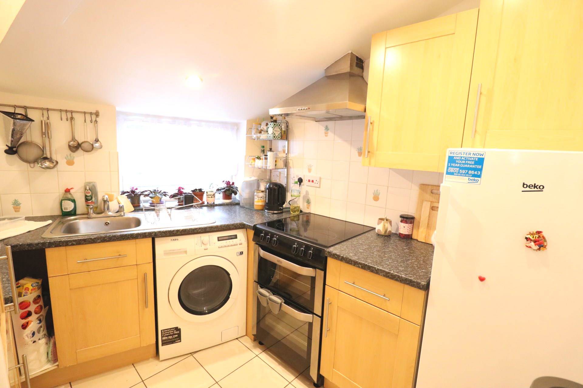 Flat Desborough Road in High Wycombe