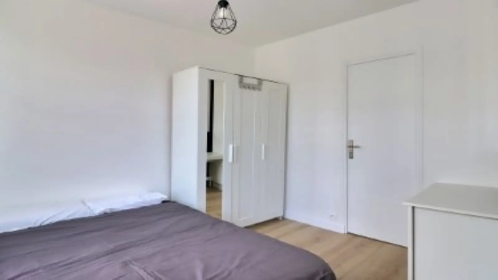 Flat Rue de la Roquette in Paris