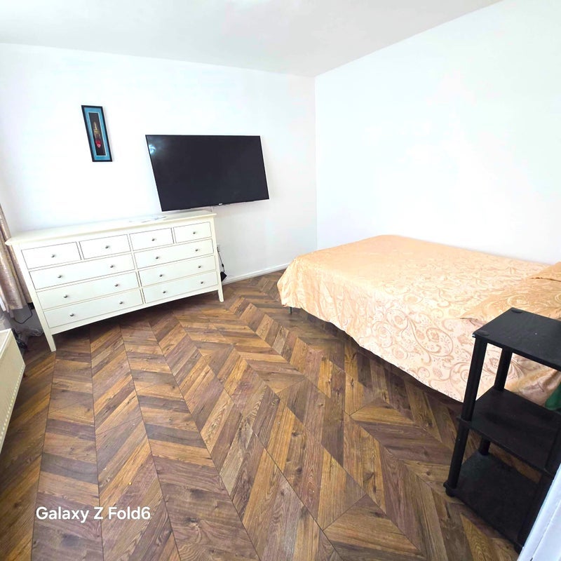Room Conrad Close in Shaw