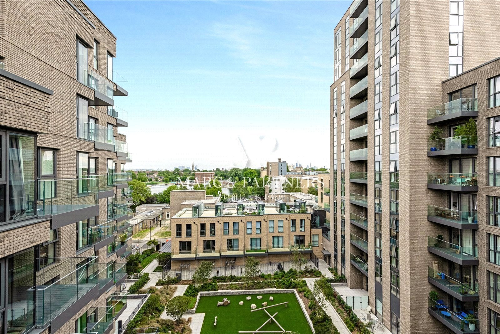 Flat Station Place in Greater London