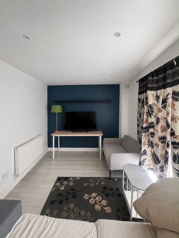 Room Hanley Road in Greater London