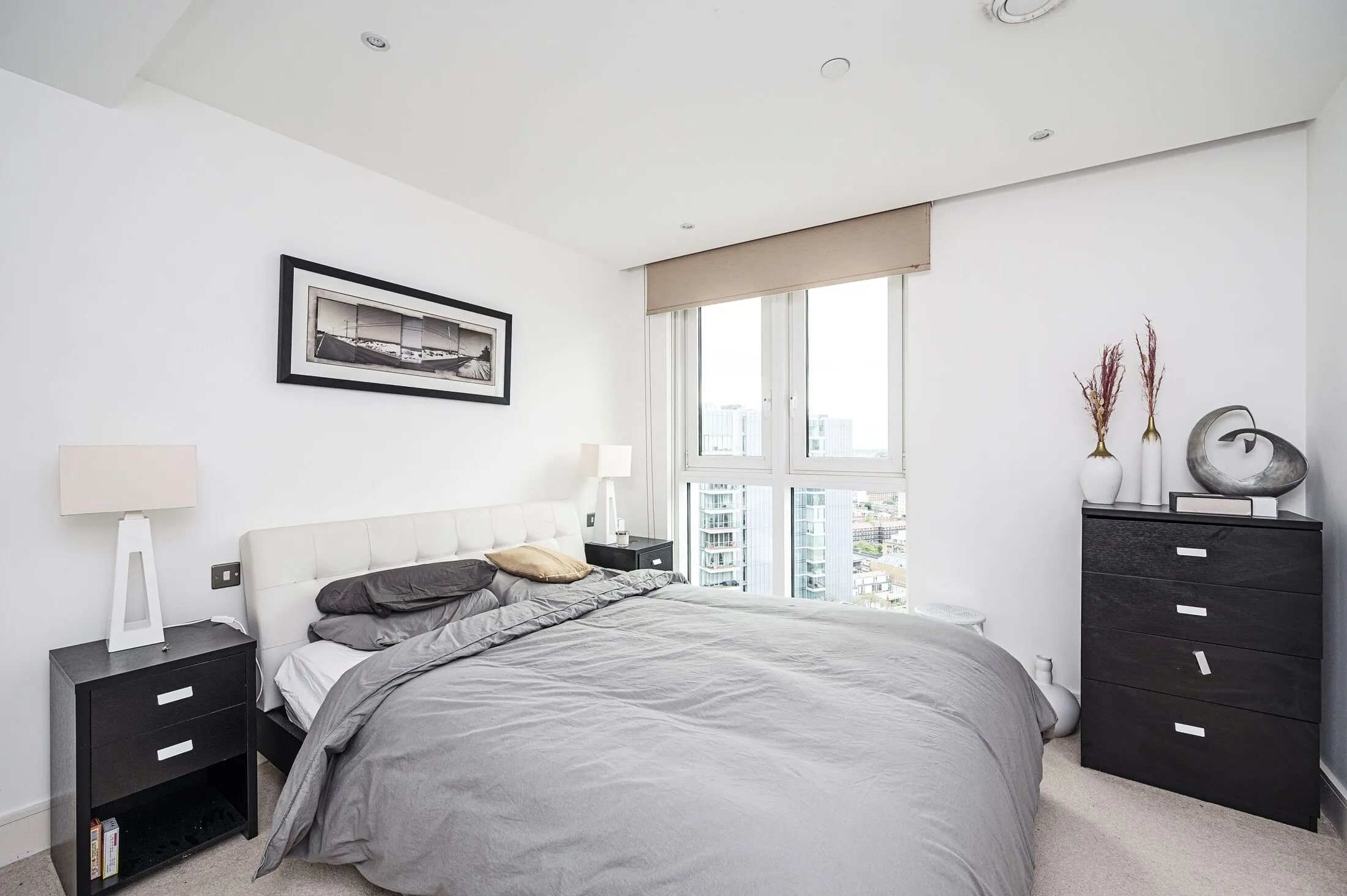 Flat Alie Street in Greater London