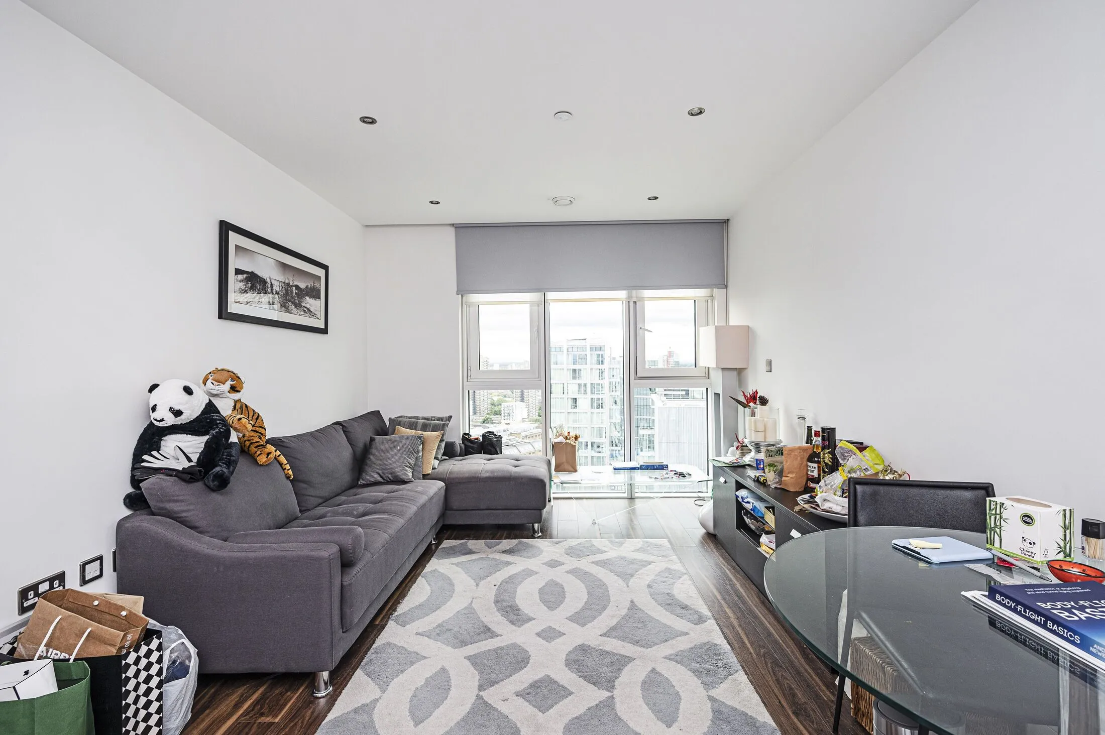 Flat Alie Street in Greater London