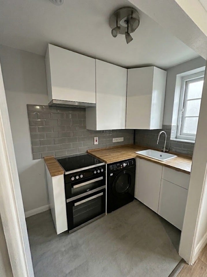 Flat Oakeshott Avenue in Greater London