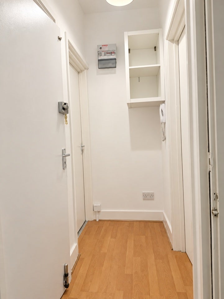 Flat Bacon Street in Greater London