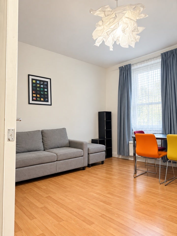 Flat Bacon Street in Greater London