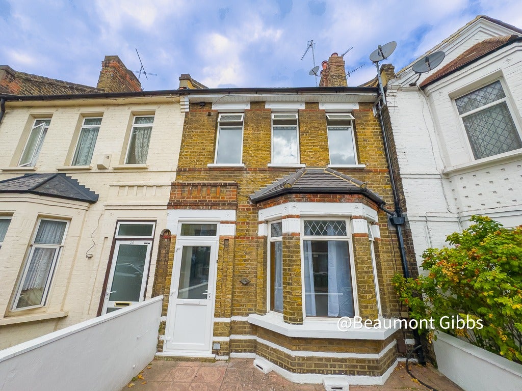 House Griffin Road in Greater London