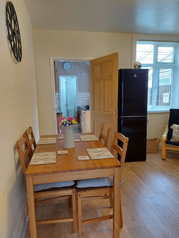 Room Mill Hill Road in Hinckley and Bosworth