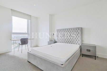 Flat Daneland Walk in Greater London