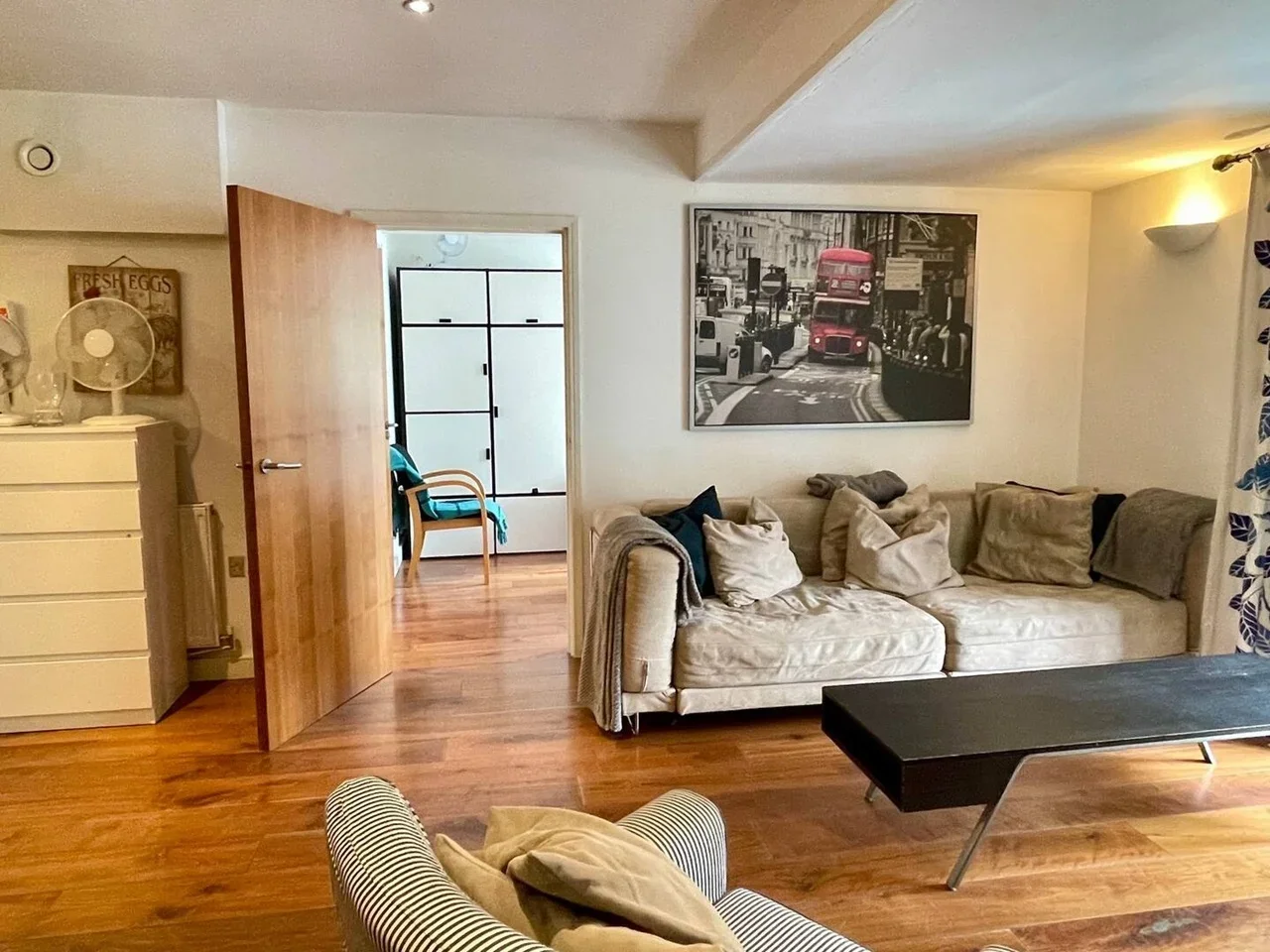 Flat Denham Street in Greater London