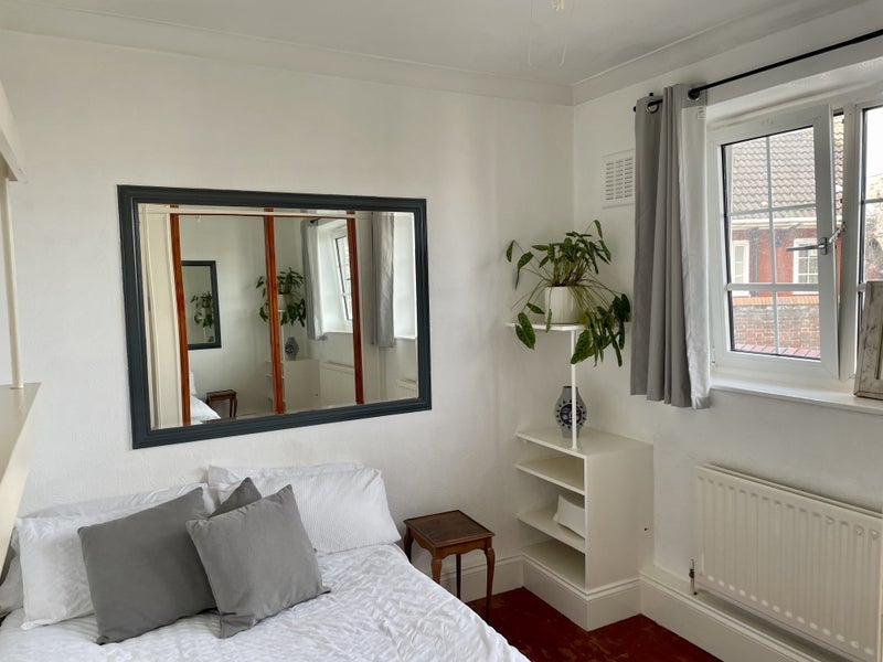 Room Welland Street in Greater London