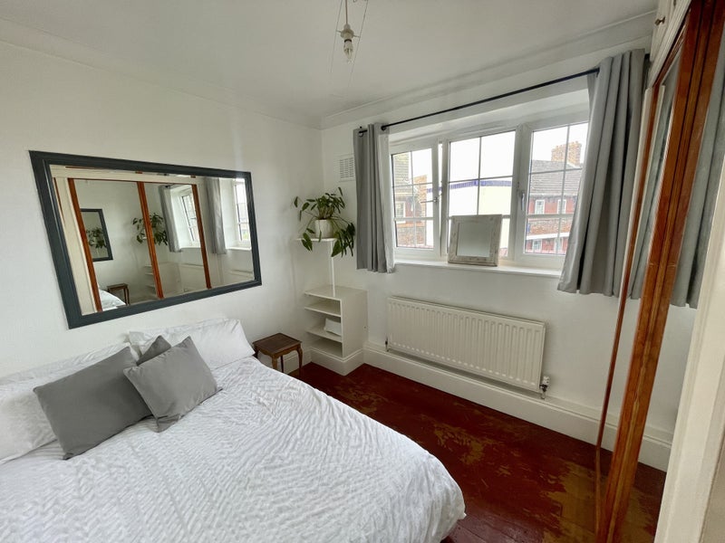Room Welland Street in Greater London