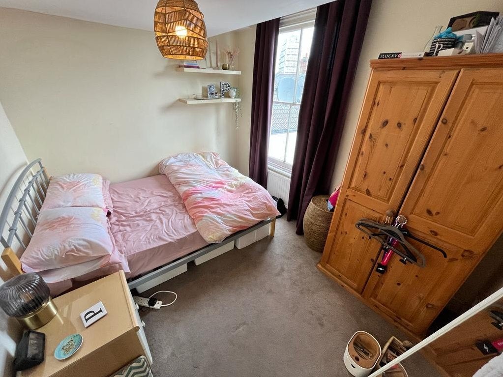 House Prideaux Road in Greater London