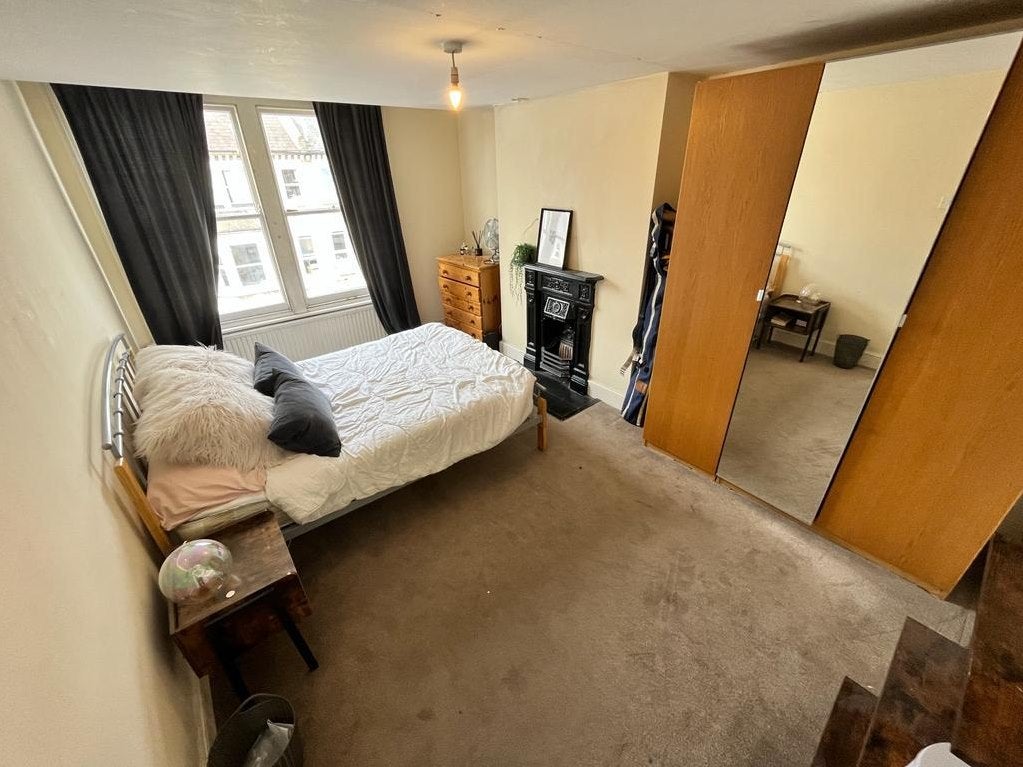 House Prideaux Road in Greater London