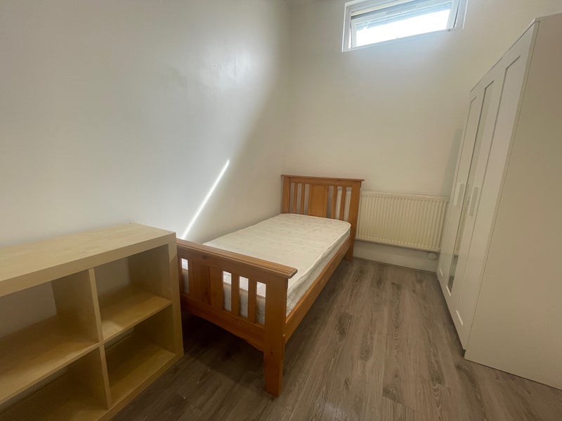 Room Camberwell Church Street in Greater London