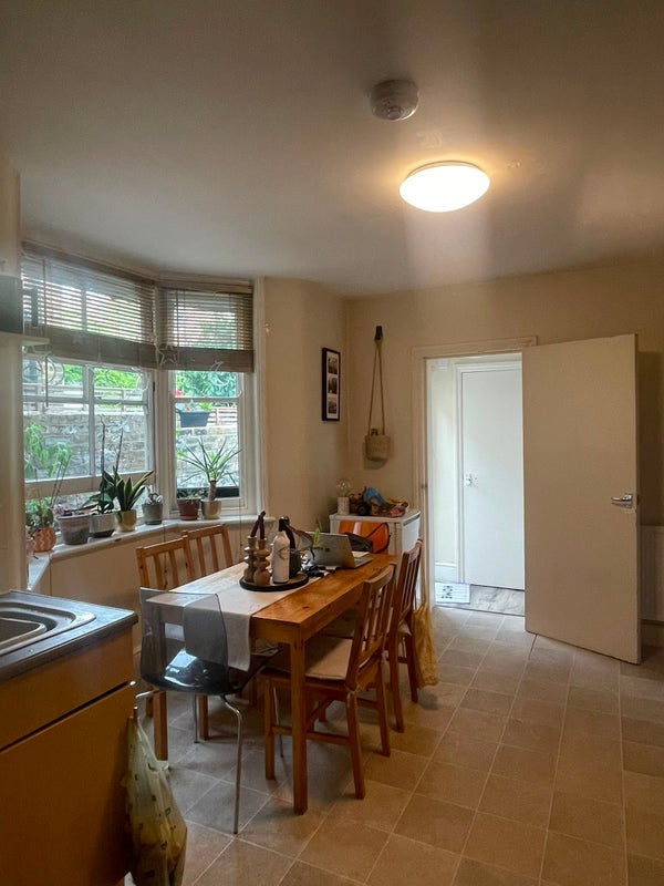 Room Freemantle Street in Greater London