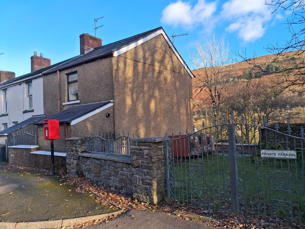 House Swansea Valley Road in Ystalyfera