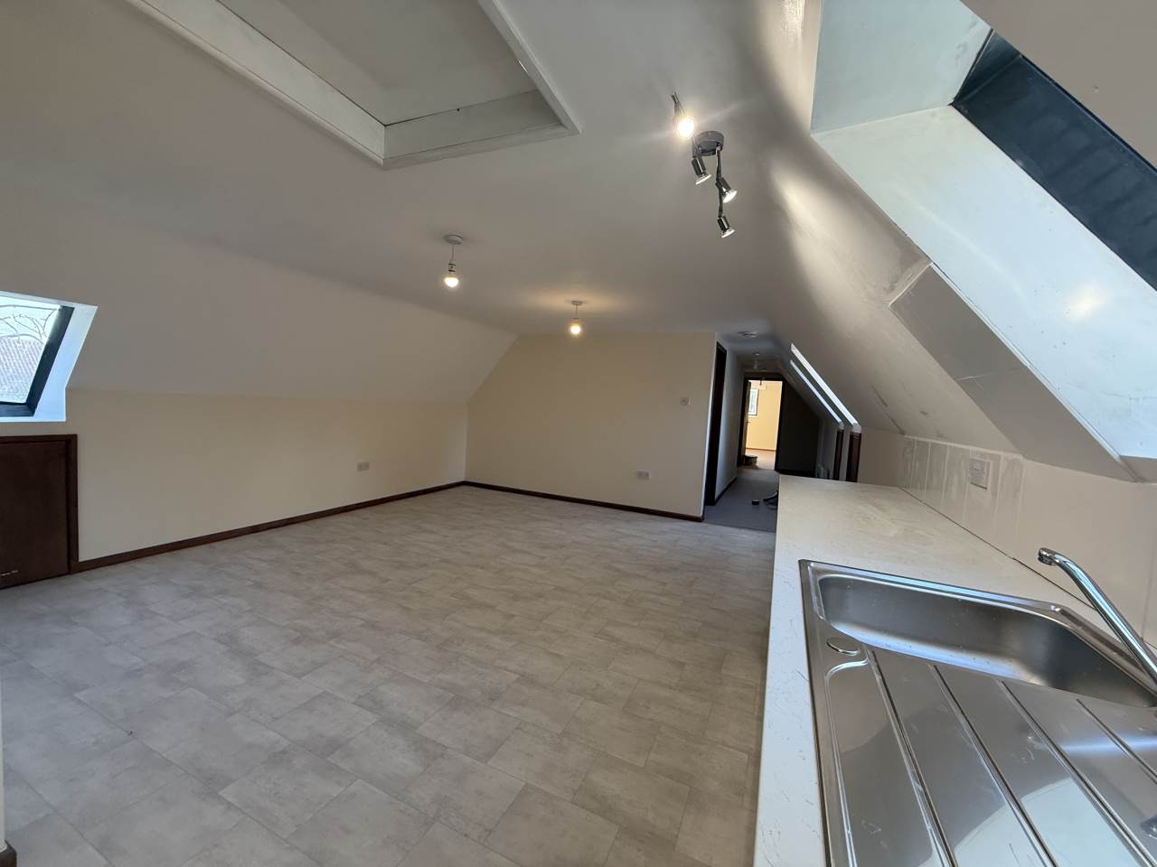 Flat Clifford Drive in Paulton