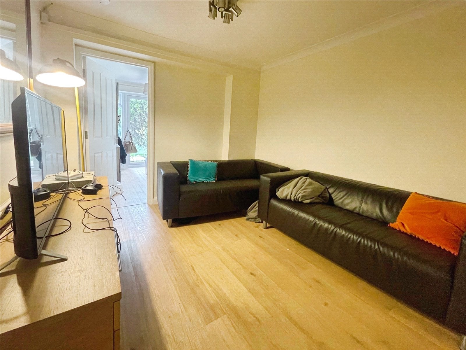 Flat Moore Grove Crescent in Borough of Runnymede