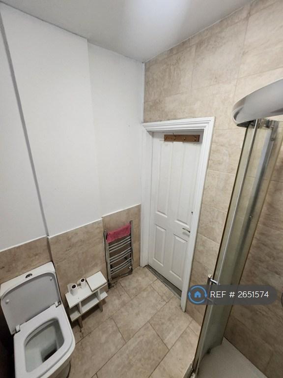 Room Beechwood Avenue in Greater London