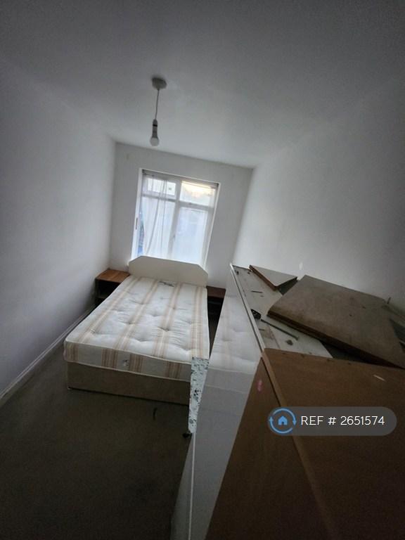 Room Beechwood Avenue in Greater London