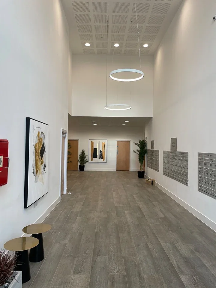 Flat Healum Avenue in Greater London