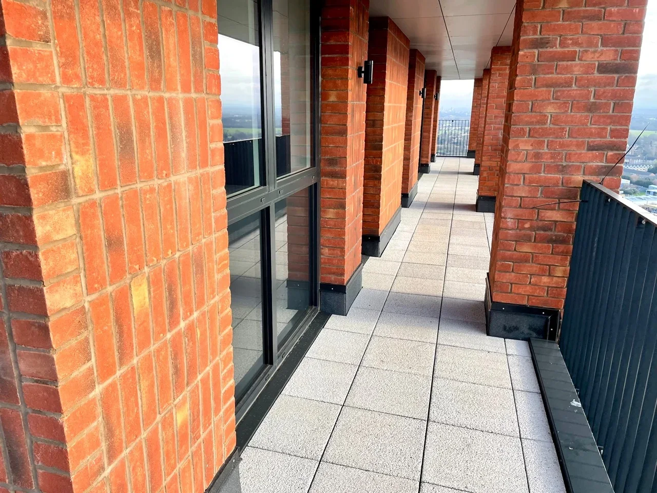 Flat Healum Avenue in Greater London