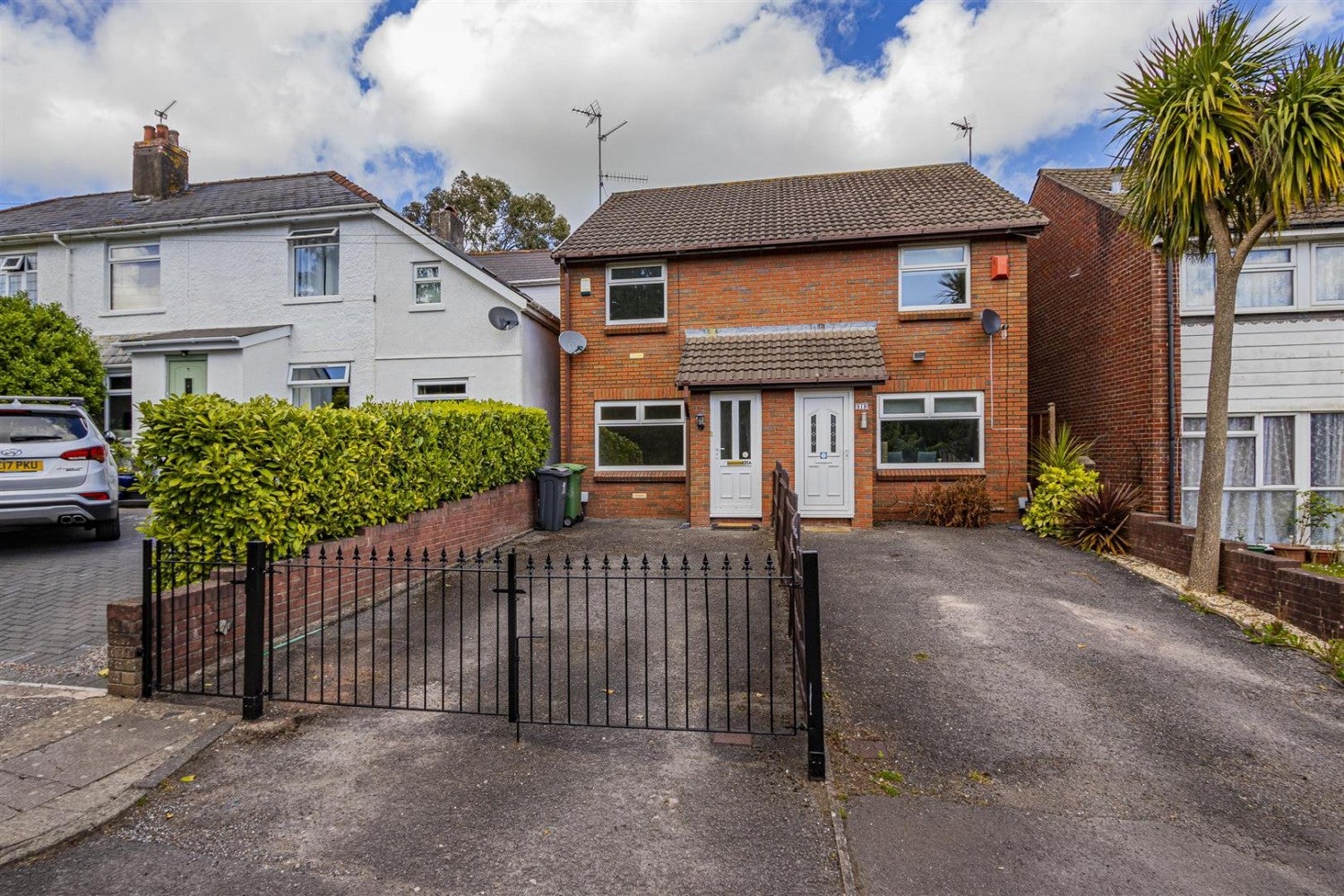 House Hollybush Road in Cardiff