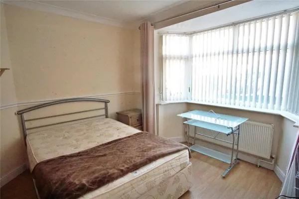 Room Terry Road in Coventry