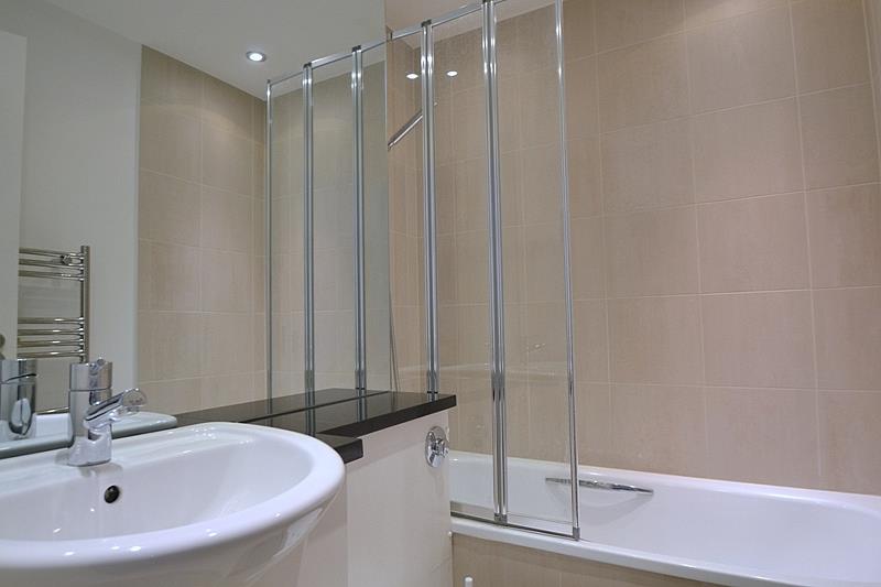 Flat Sloane Avenue in Greater London