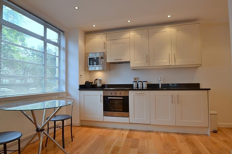 Flat Sloane Avenue in Greater London