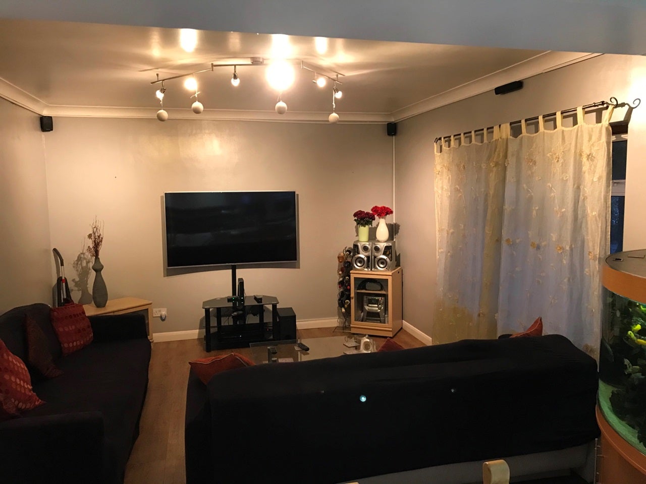 Room Walford Road in Greater London
