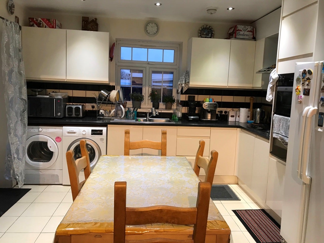 Room Walford Road in Greater London