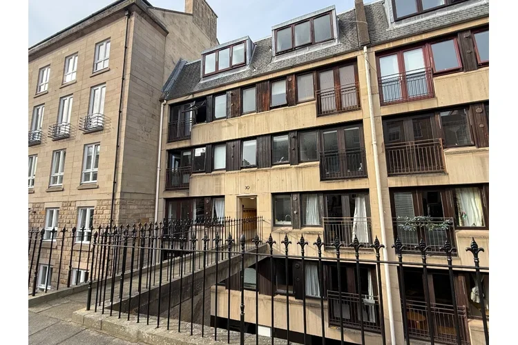 Flat Fettes Row in City of Edinburgh