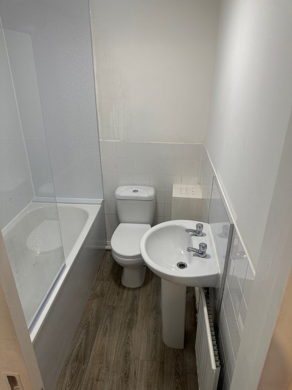 Flat Charlton Avenue in Weston-super-Mare