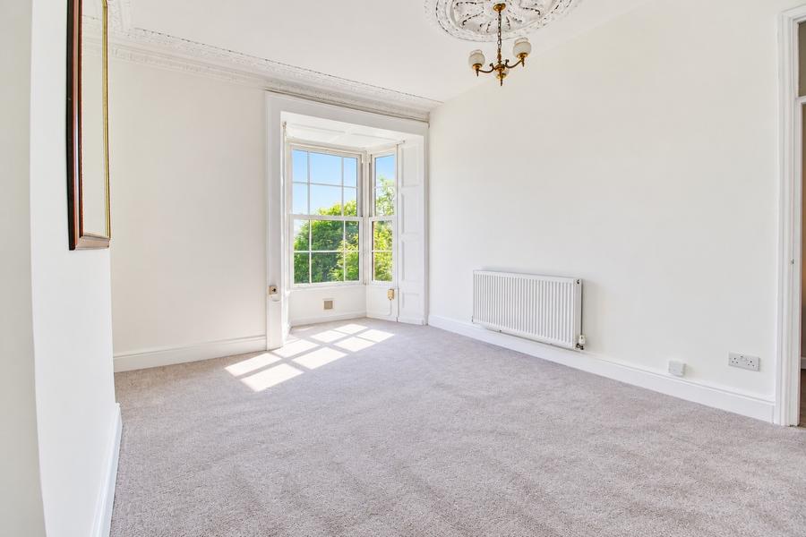 Flat Victoria Walk in Bristol