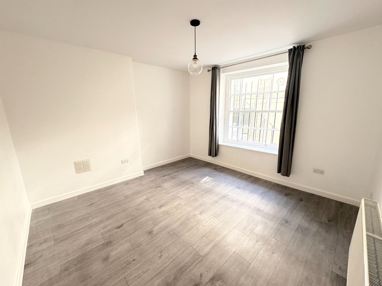 Flat Devonshire Terrace in City of Westminster