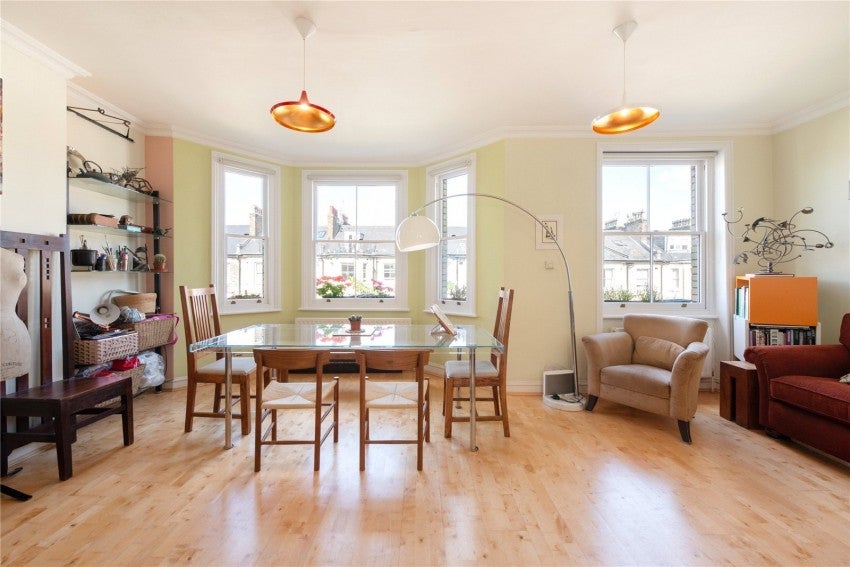 Flat Crossfield Road in Greater London