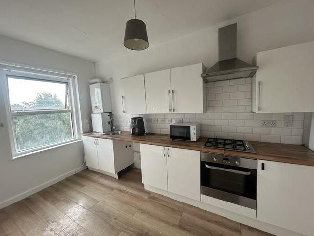Flat Selhurst Road in Greater London