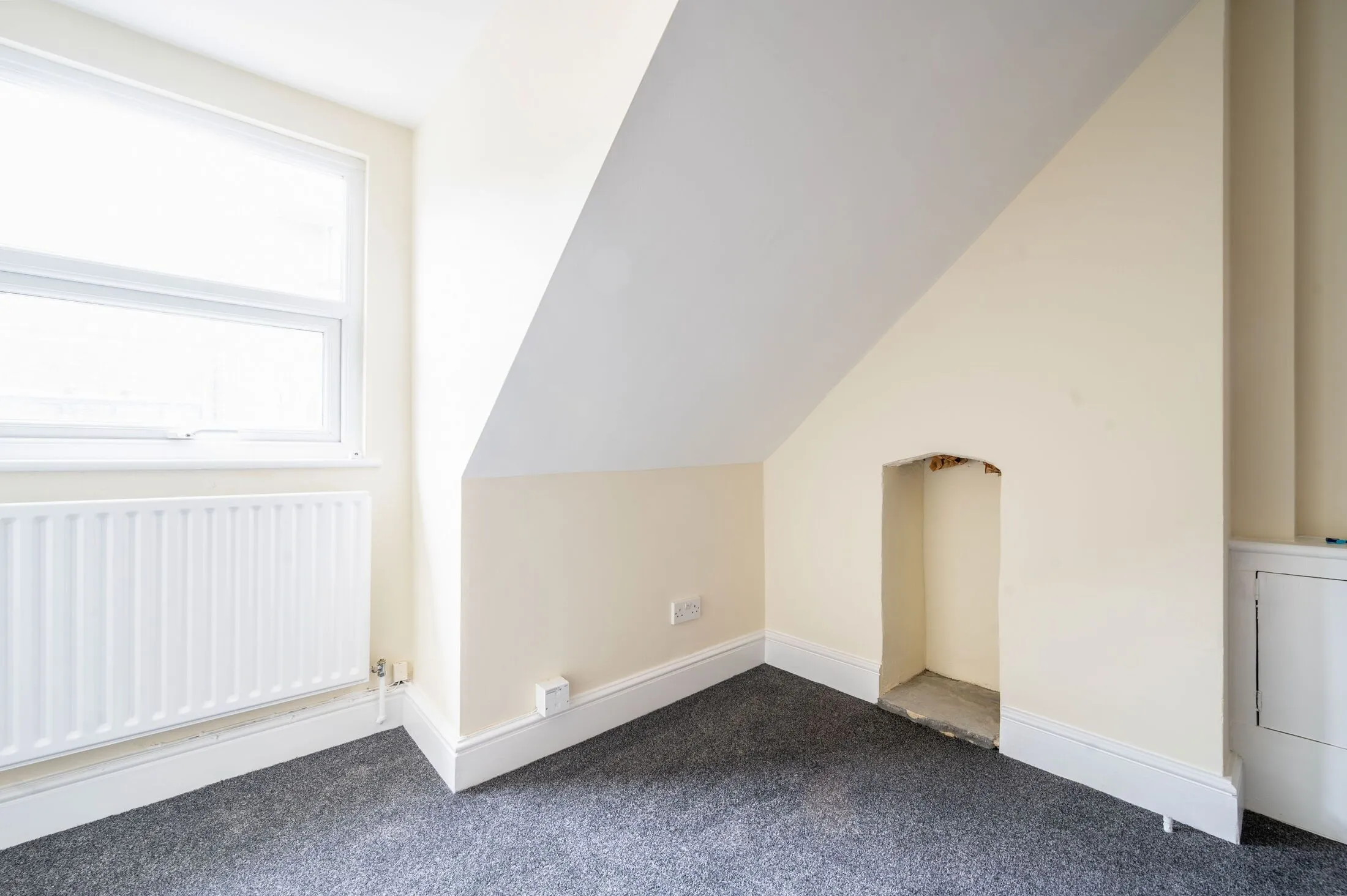 Flat Goldsworth Road in Woking