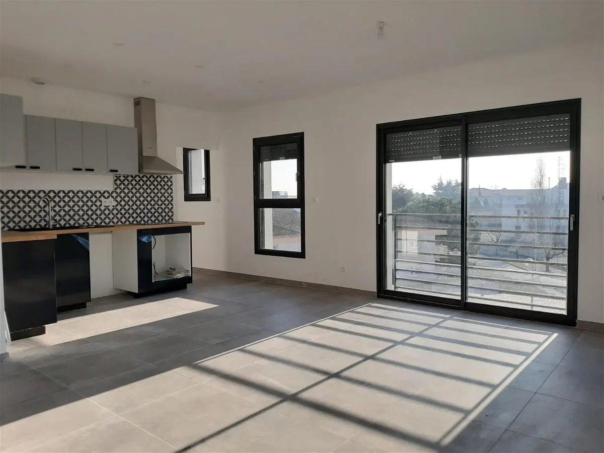 Flat Rue Victor Hugo in Roussillon