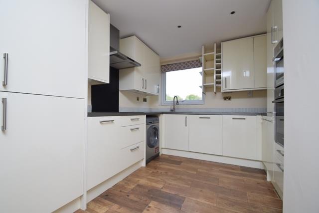 Flat Dormans Close in Greater London