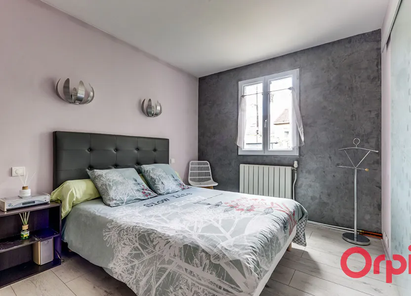 Room Rue Victor Hugo in Stains