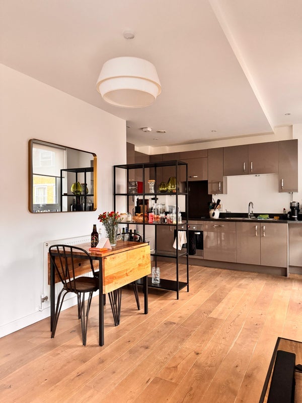 Room Amelia Street in Greater London