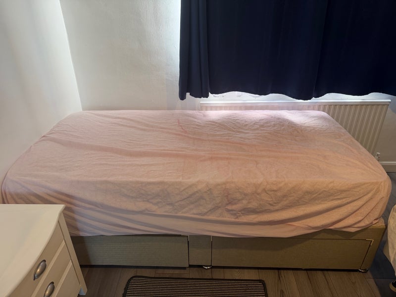 Room The Link in Crawley